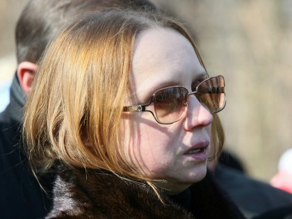 Ирина Мазуркевич на похоронах мужа